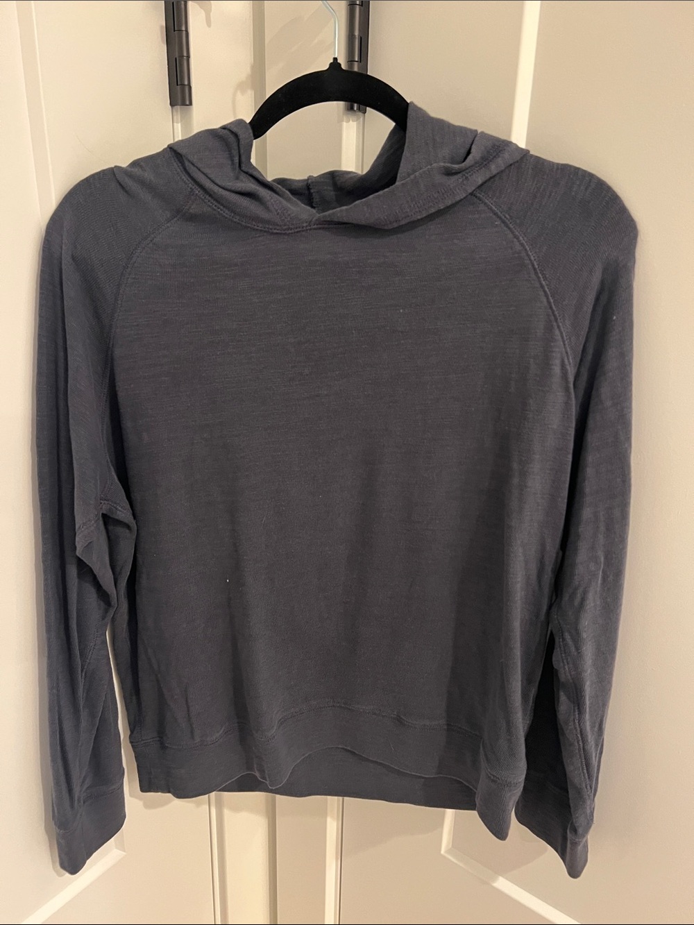 Faherty Women's Scoop-Neck Lightweight Hoodie - Slate Gray